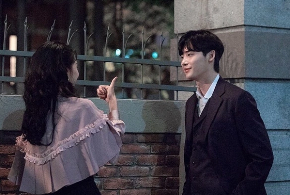 Кадр из дорамы Гимн смерти