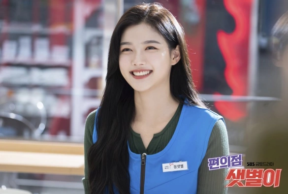 Кадр из дорамы Круглосуточный магазин Сэт Бёль