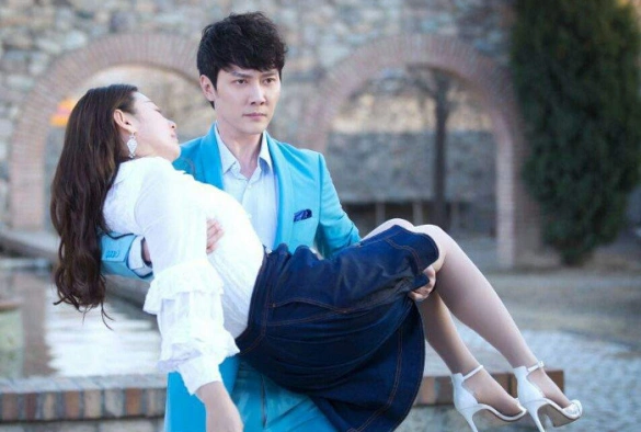 Кадр из дорамы Звёздная ночь, звёздное море