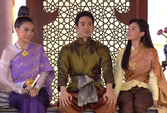 Кадр из дорамы Судьба любовью нас связала