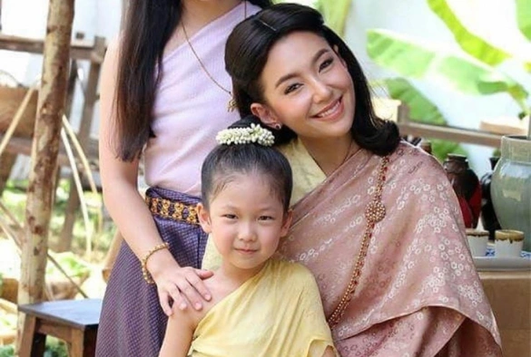 Кадр из дорамы Судьба любовью нас связала