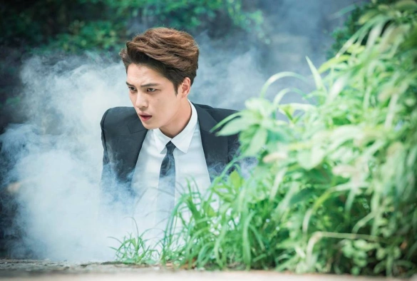 Кадр из дорамы Люк