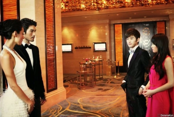 Кадр из дорамы С корабля на бал