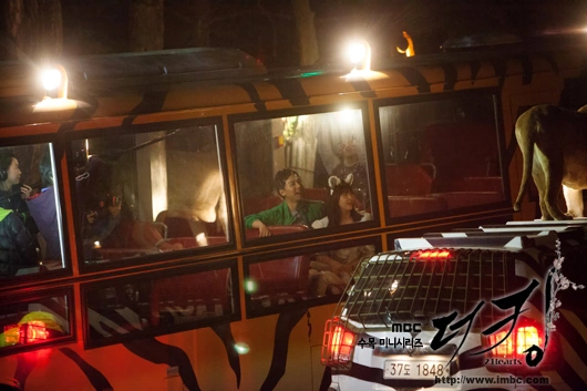 Кадр из дорамы Король двух сердец