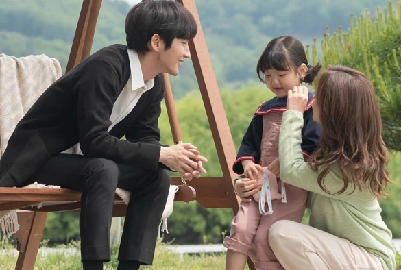 Кадр из дорамы Цветок зла