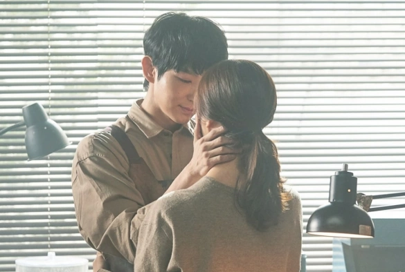 Кадр из дорамы Цветок зла