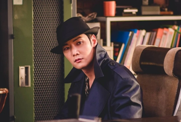 Кадр из дорамы Зомби-детектив