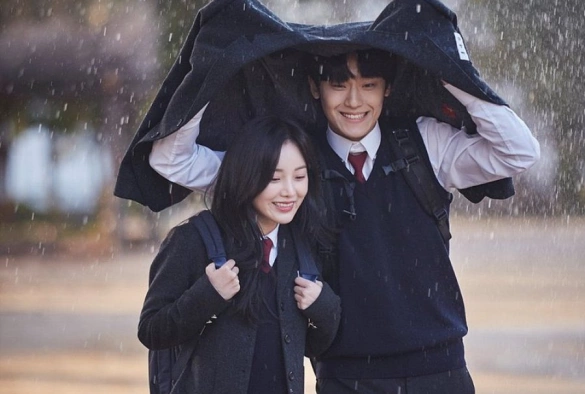 Кадр из дорамы Снова 18