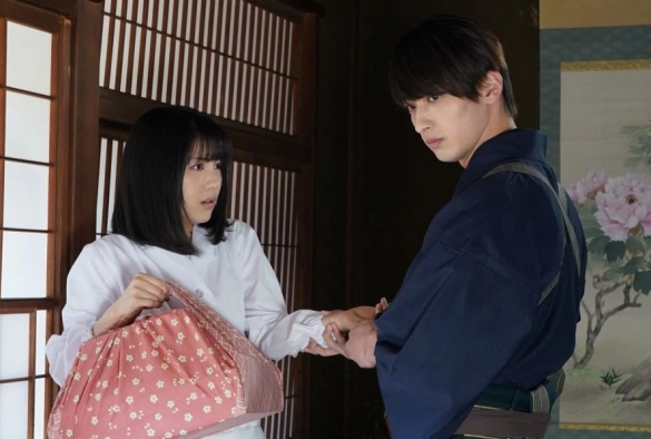 Кадр из дорамы С нами явно что-то не так