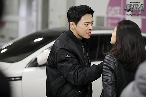 Кадр из дорамы Два копа