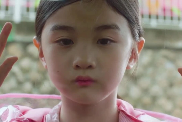 Кадр из дорамы Отец по контракту