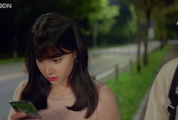 Кадр из дорамы Отец по контракту