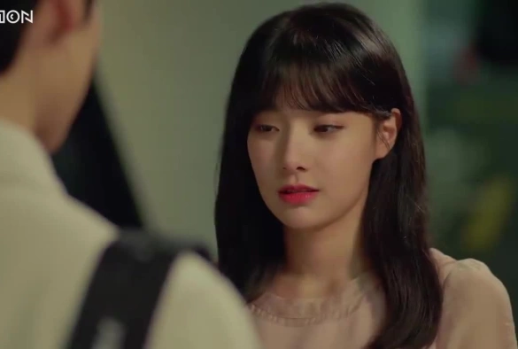 Кадр из дорамы Отец по контракту