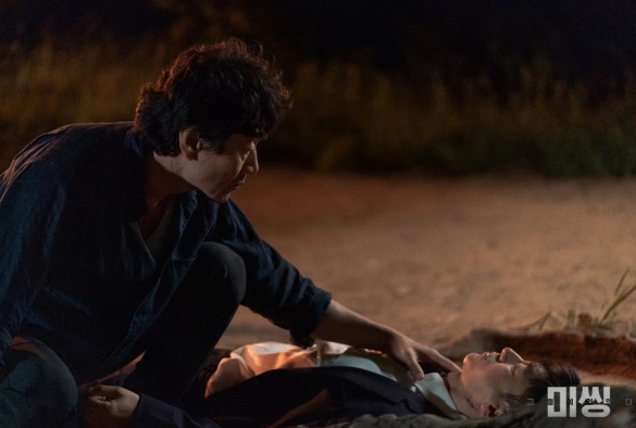 Кадр из дорамы Пропавшие 1 сезон: Другая сторона