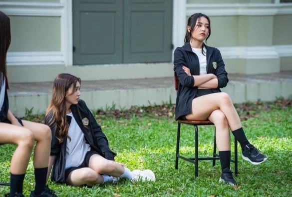 Кадр из дорамы Домашняя школа: ученики под арестом