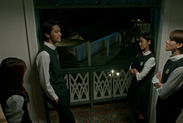 Кадр из дорамы Домашняя школа: ученики под арестом