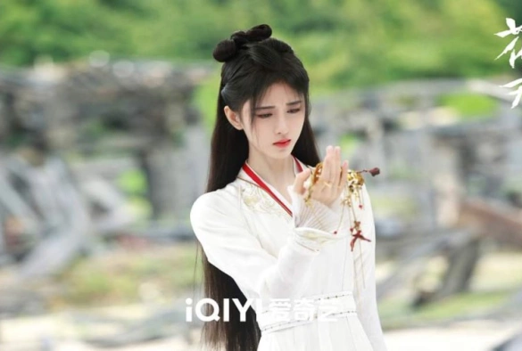 Кадр из дорамы Хуа Жун