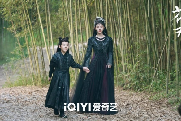 Кадр из дорамы Хуа Жун