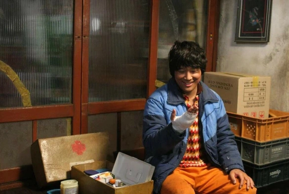 Кадр из дорамы Дурачок