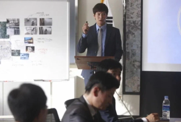 Кадр из дорамы Поймай меня