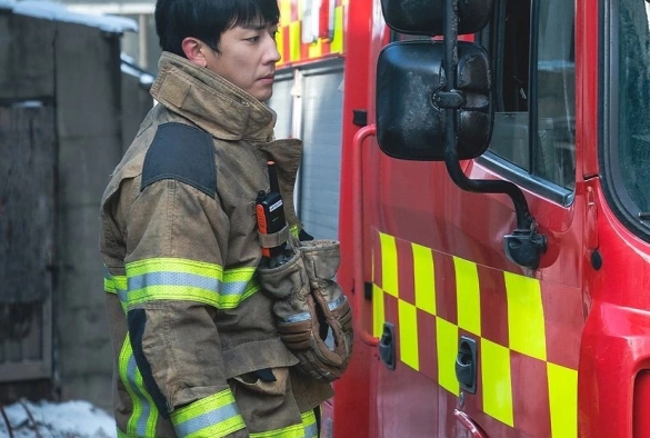 Кадр из дорамы Полицейский участок рядом с пожарной станцией 2 сезон