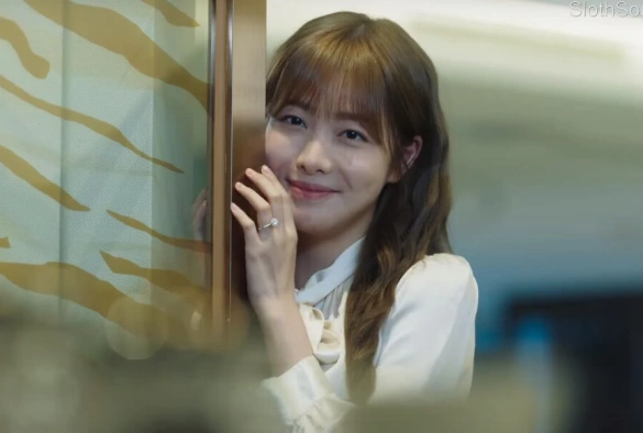 Кадр из дорамы Меж двух миров