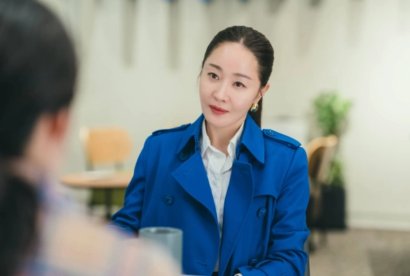 Кадр из дорамы Суровый стажёр