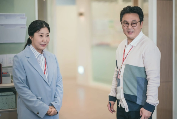 Кадр из дорамы Суровый стажёр