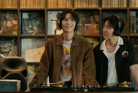 Кадр из дорамы Просто друзья