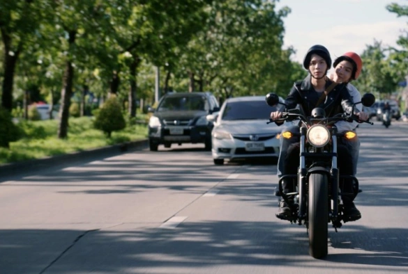 Кадр из дорамы Просто друзья