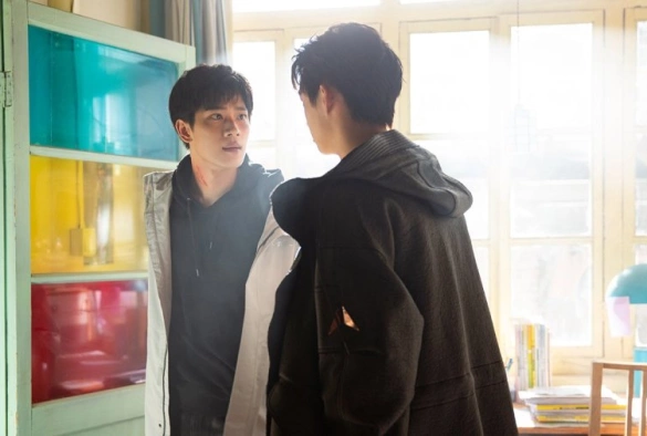 Кадр из дорамы Останься со мной