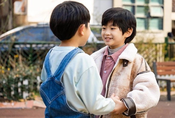 Кадр из дорамы Джун и Джун