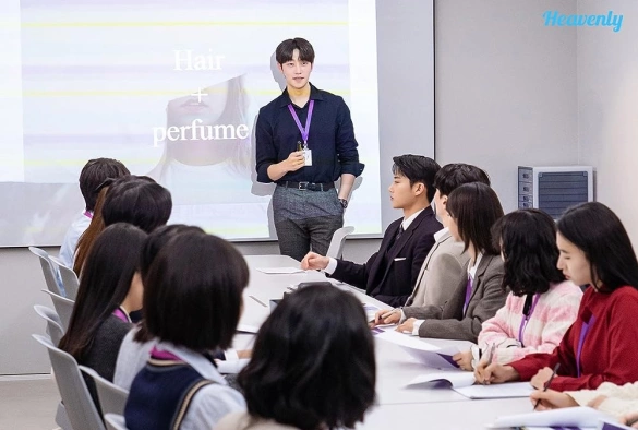 Кадр из дорамы Джун и Джун