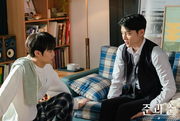 Кадр из дорамы Джун и Джун