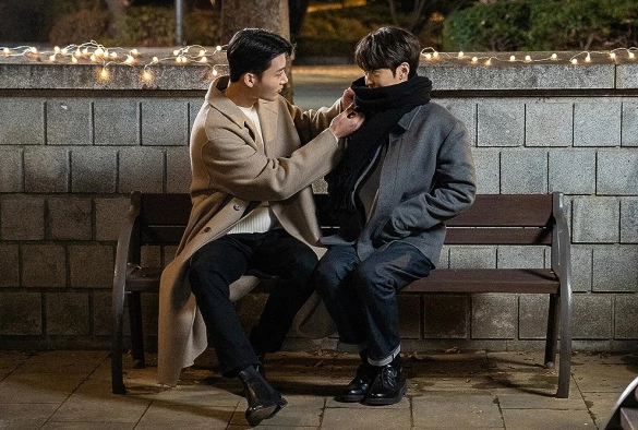 Кадр из дорамы Джун и Джун