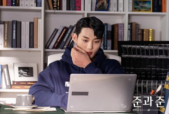 Кадр из дорамы Джун и Джун