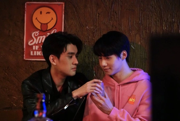 Кадр из дорамы Любовь динозавра