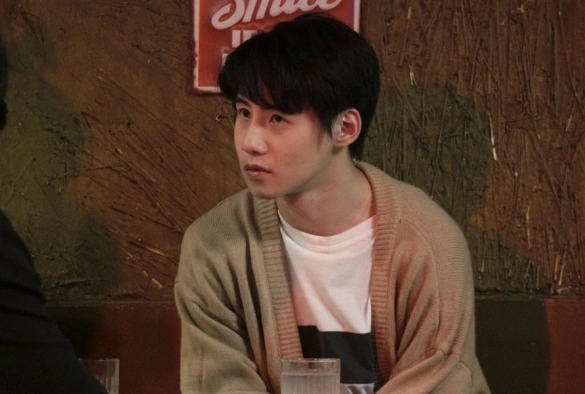 Кадр из дорамы Любовь динозавра