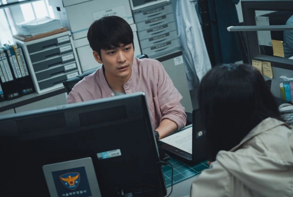 Кадр из дорамы Объект преследования