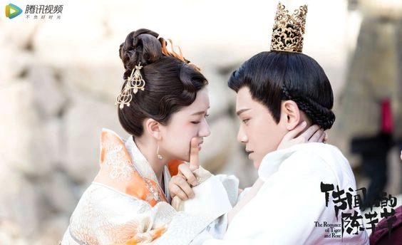 Кадр из дорамы Роман тигра и розы