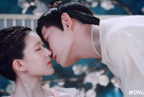 Кадр из дорамы Роман тигра и розы