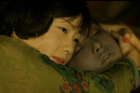 Кадр из дорамы Цветы войны