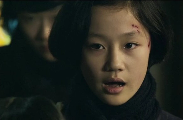 Кадр из дорамы Цветы войны