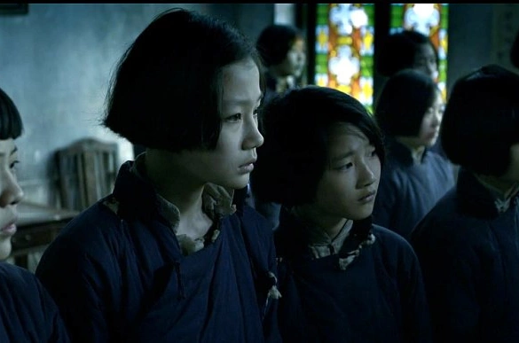 Кадр из дорамы Цветы войны