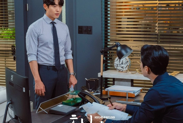 Кадр из дорамы Независимая жизнь Хё Сим