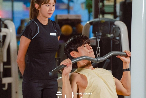 Кадр из дорамы Независимая жизнь Хё Сим