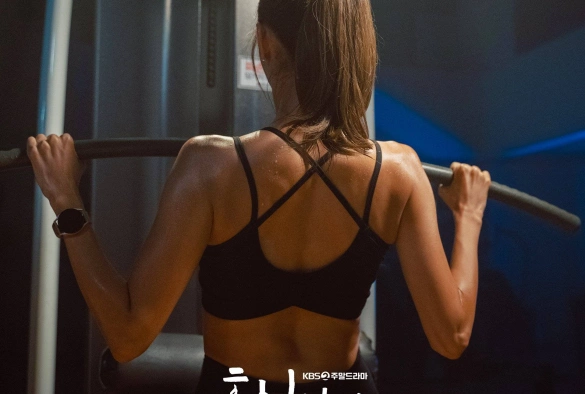 Кадр из дорамы Независимая жизнь Хё Сим