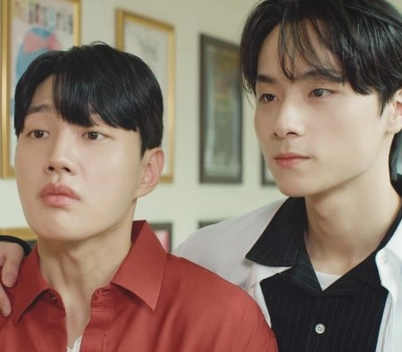 Кадр из дорамы Почему ты?