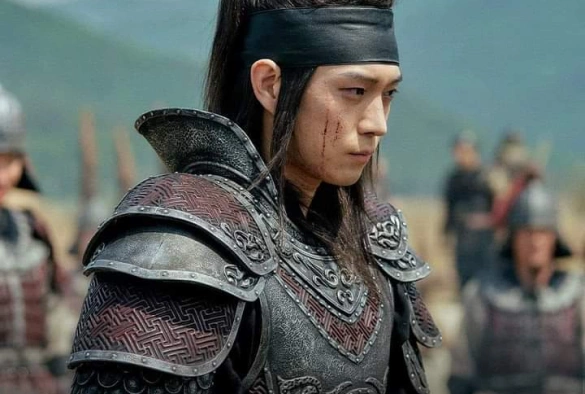 Кадр из дорамы Луна, которая восходит днём