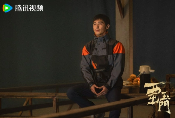 Кадр из дорамы К западу от Юймэня